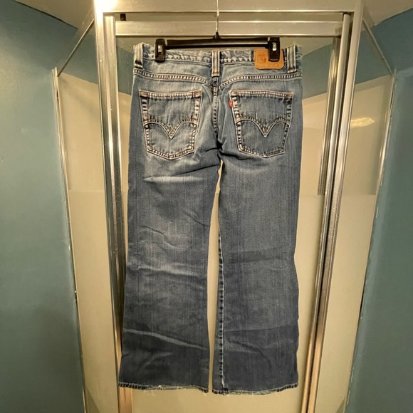 Y2K Levi’s women’s size 9 low slouch jeans pre-loved some wear on cuffs - Picture 2 of 3